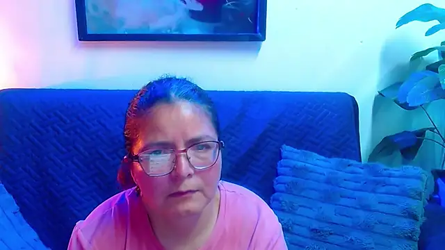 Snapshot of Linda_banks_ chatting on 05/06/26, 01:36 Linda banks online show from 05/06/26, 01:36