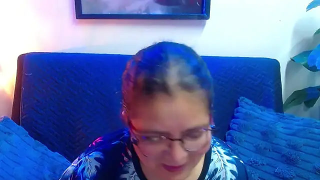 Snapshot of Linda_banks_ chatting on 05/09/26, 01:44 Linda banks online show from 05/09/26, 01:44