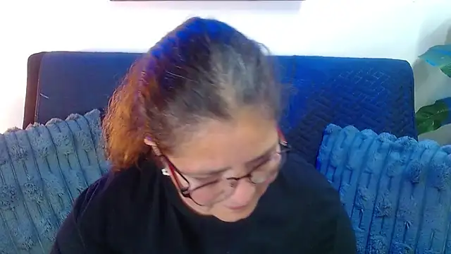 Snapshot of Linda_banks_ chatting on 05/17/26, 01:58 Linda banks online show from 05/17/26, 01:58