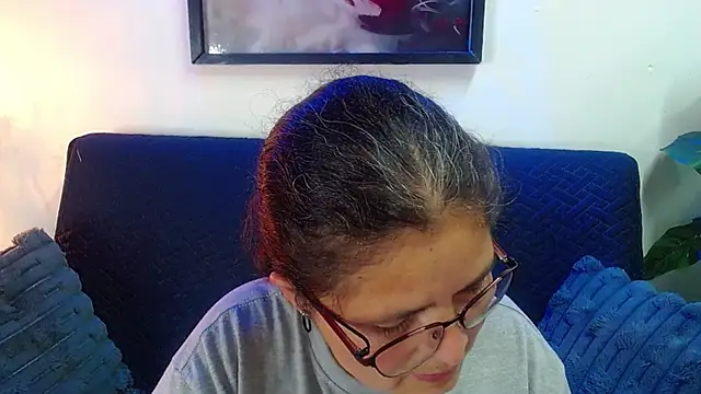 Snapshot of Linda_banks_ chatting on 05/19/26, 01:11 Linda banks online show from 05/19/26, 01:11
