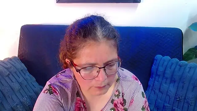 Snapshot of Linda_banks_ chatting on 05/21/26, 01:45 Linda banks online show from 05/21/26, 01:45
