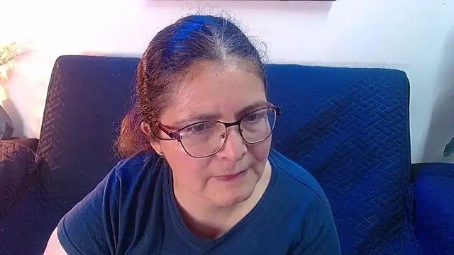 Snapshot of Linda_banks_ chatting on 05/27/26, 01:57 Linda banks online show from 05/27/26, 01:57