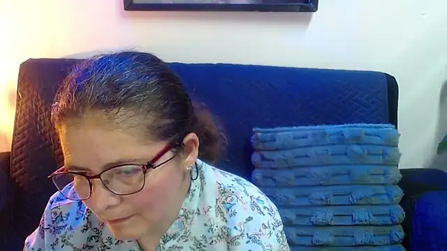 Snapshot of Linda_banks_ chatting on 06/01/26, 12:12 Linda banks online show from 06/01/26, 12:12