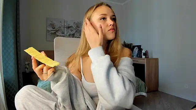 flooora 0 online show from 05/24/26, 01:43