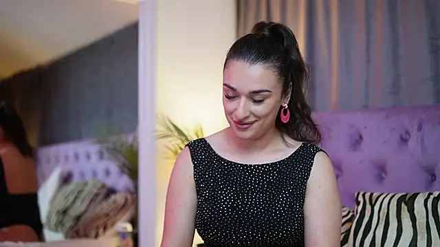 EmmaDallas online show from 11/19/25, 08:42