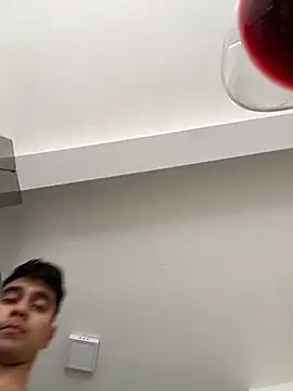 Snapshot of TommyDesire chatting on 12/04/25, 07:55 TommyDesire online show from 12/04/25, 07:55