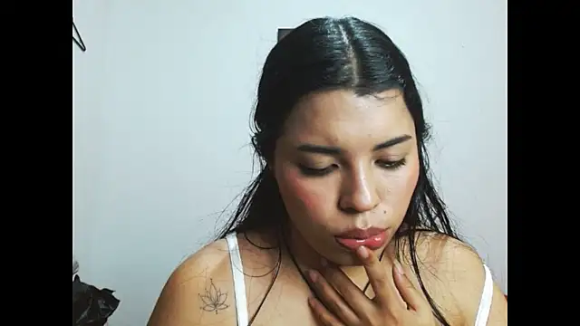 Naomi-Simpson online show from 10/26/25, 01:00