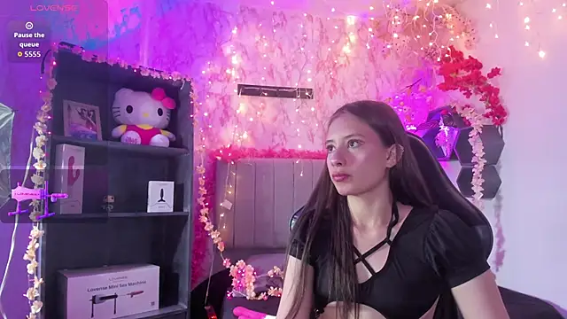 Snapshot of Scarlett21__ chatting on 02/21/26, 05:03 Scarlett21 online show from 02/21/26, 05:03