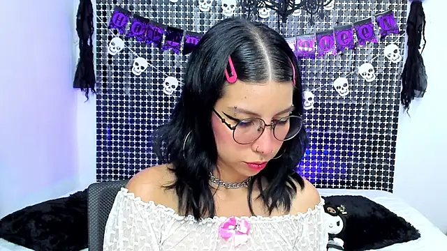 Rose 72 online show from 10/10/25, 10:20