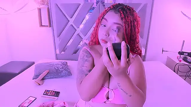 nahomy ryans online show from 10/14/25, 07:25