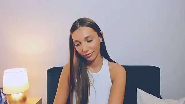 Snapshot of EmmaGorgeous chatting on 10/09/25, 06:17 EmmaGorgeous online show from 10/09/25, 06:17