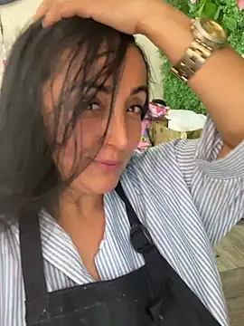 Snapshot of hotadhara01 chatting on 03/27/26, 03:23 hotadhara01 online show from 03/27/26, 03:23