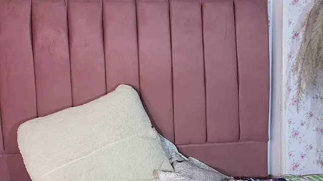 Snapshot of Hela_Collins chatting on 09/28/25, 03:56 Hela Collins online show from 09/28/25, 03:56