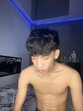 Snapshot of Kailertwink chatting on 06/18/26, 02:43 Kailertwink online show from 06/18/26, 02:43