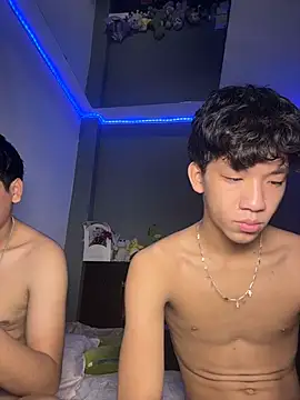 Snapshot of Kailertwink chatting on 07/08/26, 10:58 Kailertwink online show from 07/08/26, 10:58