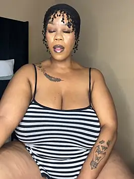 Snapshot of THICKBUNNYCHICKxxx chatting on 03/12/26, 08:37 THICKBUNNYCHICKxxx online show from 03/12/26, 08:37