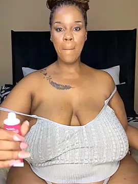 Snapshot of THICKBUNNYCHICKxxx chatting on 04/03/26, 08:29 THICKBUNNYCHICKxxx online show from 04/03/26, 08:29