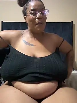 Snapshot of THICKBUNNYCHICKxxx chatting on 04/04/26, 08:28 THICKBUNNYCHICKxxx online show from 04/04/26, 08:28