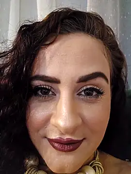 Snapshot of ShineBright88 chatting on 11/13/25, 09:14 ShineBright88 online show from 11/13/25, 09:14