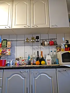 Snapshot of ShineBright88 chatting on 11/20/25, 01:33 ShineBright88 online show from 11/20/25, 01:33