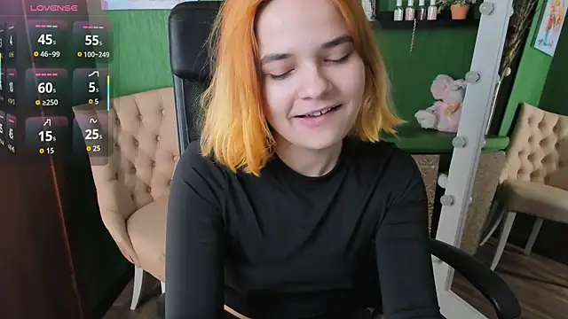 Snapshot of Gina_Dawson chatting on 11/05/25, 08:36 Gina Dawson online show from 11/05/25, 08:36