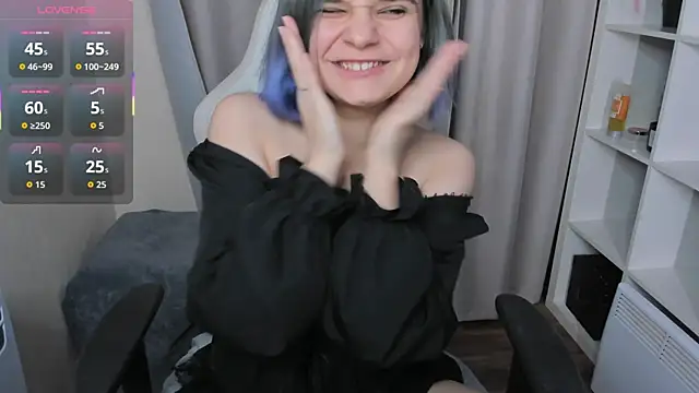 Snapshot of Gina_Dawson chatting on 12/04/25, 10:02 Gina Dawson online show from 12/04/25, 10:02