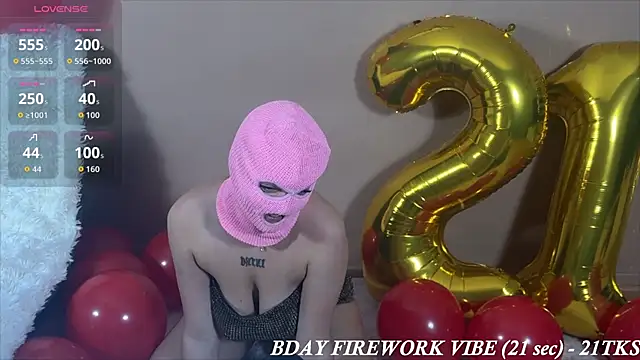 zoeypink online show from 10/27/25, 07:12