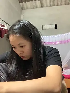 Snapshot of NhuFox chatting on 11/11/25, 12:49 NhuFox online show from 11/11/25, 12:49