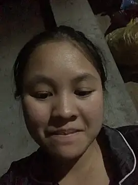 Snapshot of NhuFox chatting on 11/24/25, 01:22 NhuFox online show from 11/24/25, 01:22