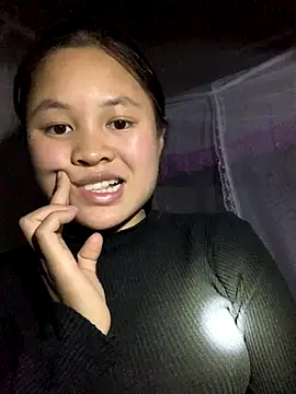 Snapshot of NhuFox chatting on 11/26/25, 01:01 NhuFox online show from 11/26/25, 01:01