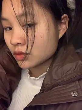 Snapshot of NhuFox chatting on 12/05/25, 01:25 NhuFox online show from 12/05/25, 01:25