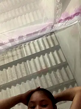 Snapshot of NhuFox chatting on 12/16/25, 01:27 NhuFox online show from 12/16/25, 01:27