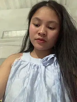 Snapshot of NhuFox chatting on 12/22/25, 12:46 NhuFox online show from 12/22/25, 12:46