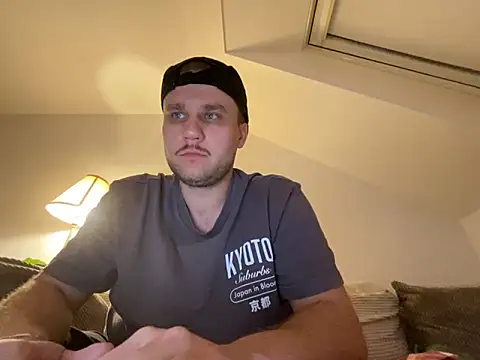 Snapshot of Pascalhot1 chatting on 03/16/26, 08:02 Pascalhot1 online show from 03/16/26, 08:02