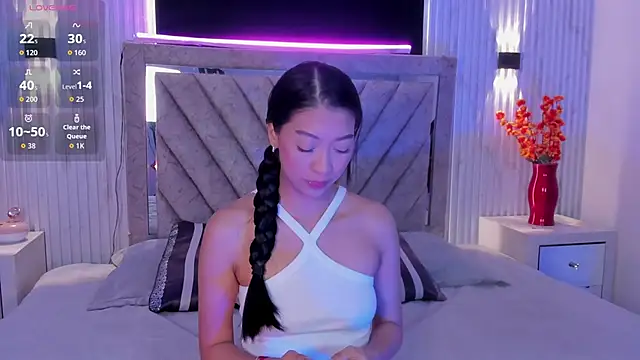 Snapshot of Sussyrosse_ chatting on 04/21/26, 12:44 Sussyrosse online show from 04/21/26, 12:44