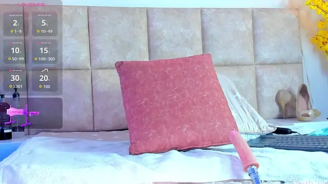 Snapshot of KarolBlanco chatting on 10/20/25, 07:14 KarolBlanco online show from 10/20/25, 07:14