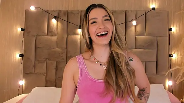 ClaradelMar online show from 10/13/25, 11:32