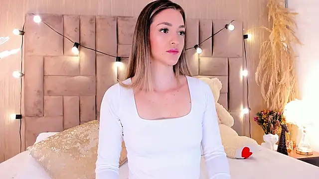 ClaradelMar online show from 03/28/26, 10:04