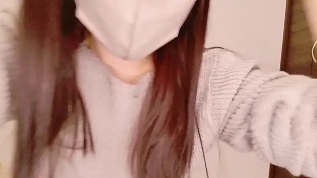 Snapshot of ena_7 chatting on 11/17/25, 03:29 ena 7 online show from 11/17/25, 03:29