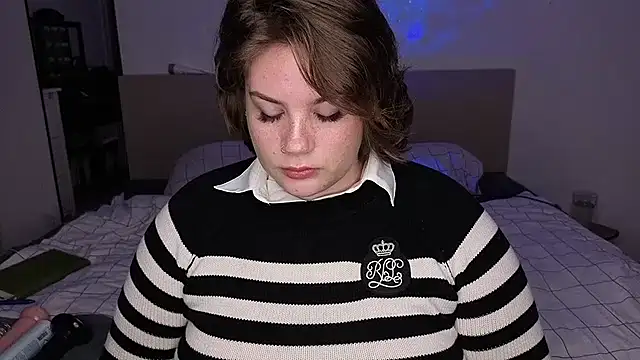 Snapshot of MaeNoir chatting on 10/10/25, 06:51 MaeNoir online show from 10/10/25, 06:51