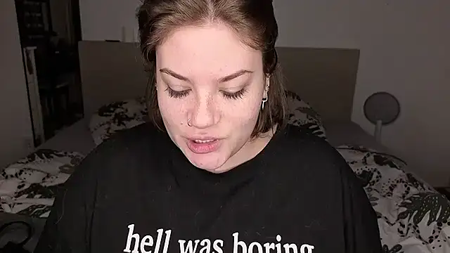 MaeNoir online show from 11/30/25, 02:04