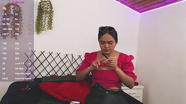 shiara blake online show from 10/18/25, 03:02