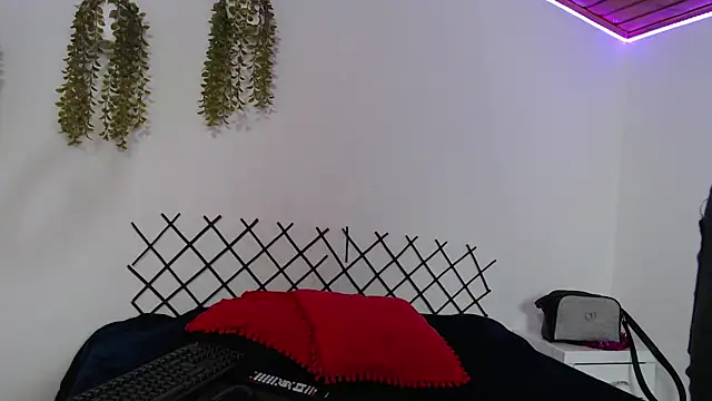 shiara blake online show from 10/22/25, 02:50