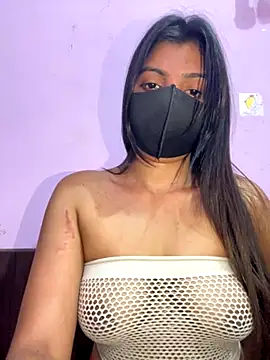 Snapshot of _01ruhi chatting on 10/23/25, 06:06 01ruhi online show from 10/23/25, 06:06