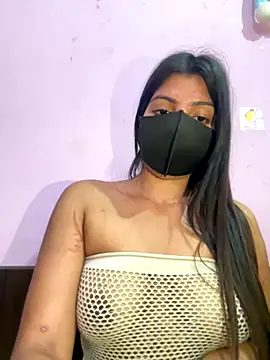 Snapshot of _01ruhi chatting on 11/10/25, 05:34 01ruhi online show from 11/10/25, 05:34