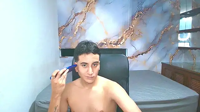 Snapshot of melinaandmateo chatting on 09/27/25, 02:27 melinaandmateo online show from 09/27/25, 02:27