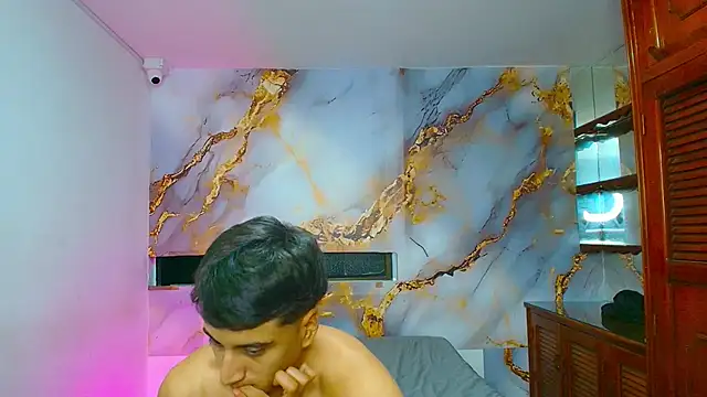 Snapshot of melinaandmateo chatting on 10/12/25, 11:48 melinaandmateo online show from 10/12/25, 11:48