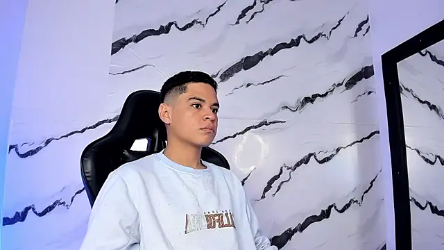 Snapshot of edy_play chatting on 03/20/26, 04:50 edy play online show from 03/20/26, 04:50