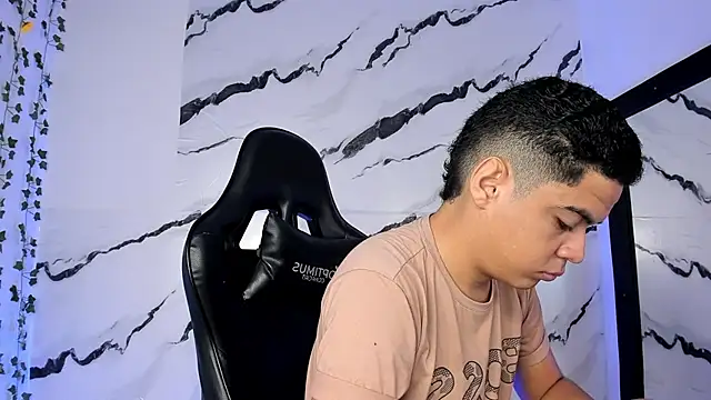 Snapshot of edy_play chatting on 03/23/26, 09:02 edy play online show from 03/23/26, 09:02