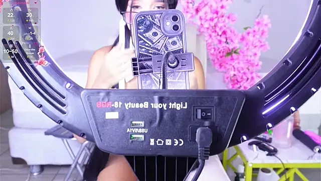 Snapshot of Auroraa_x1 chatting on 12/23/25, 02:53 Auroraa x1 online show from 12/23/25, 02:53